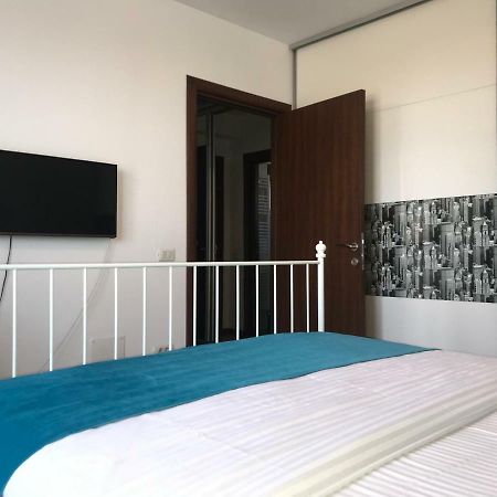 Pipera Lake View By Acme Rent 부쿠레슈티 외부 사진
