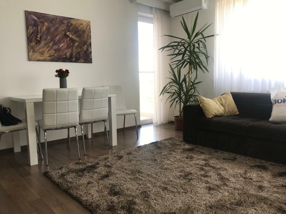 Pipera Lake View By Acme Rent 부쿠레슈티 외부 사진
